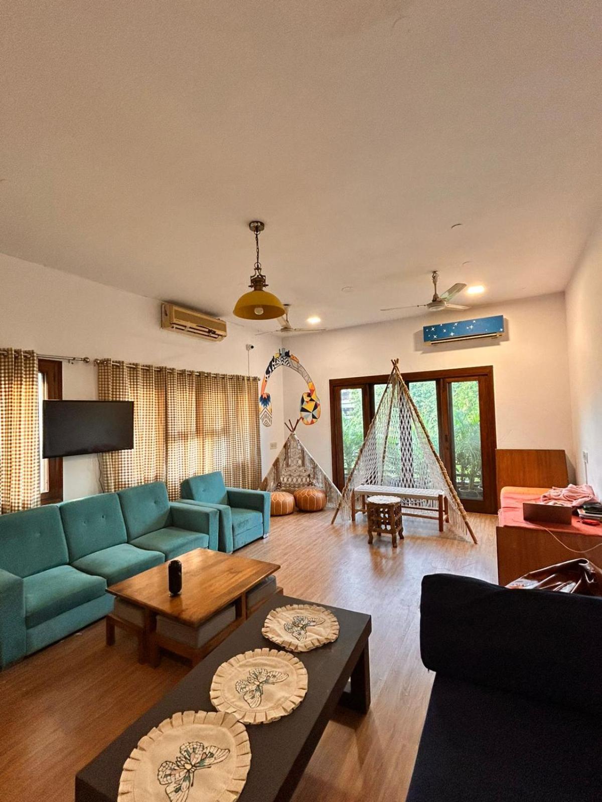 Hotel Whiite Panda - Backpacker In Delhi Greater Kailash 3*